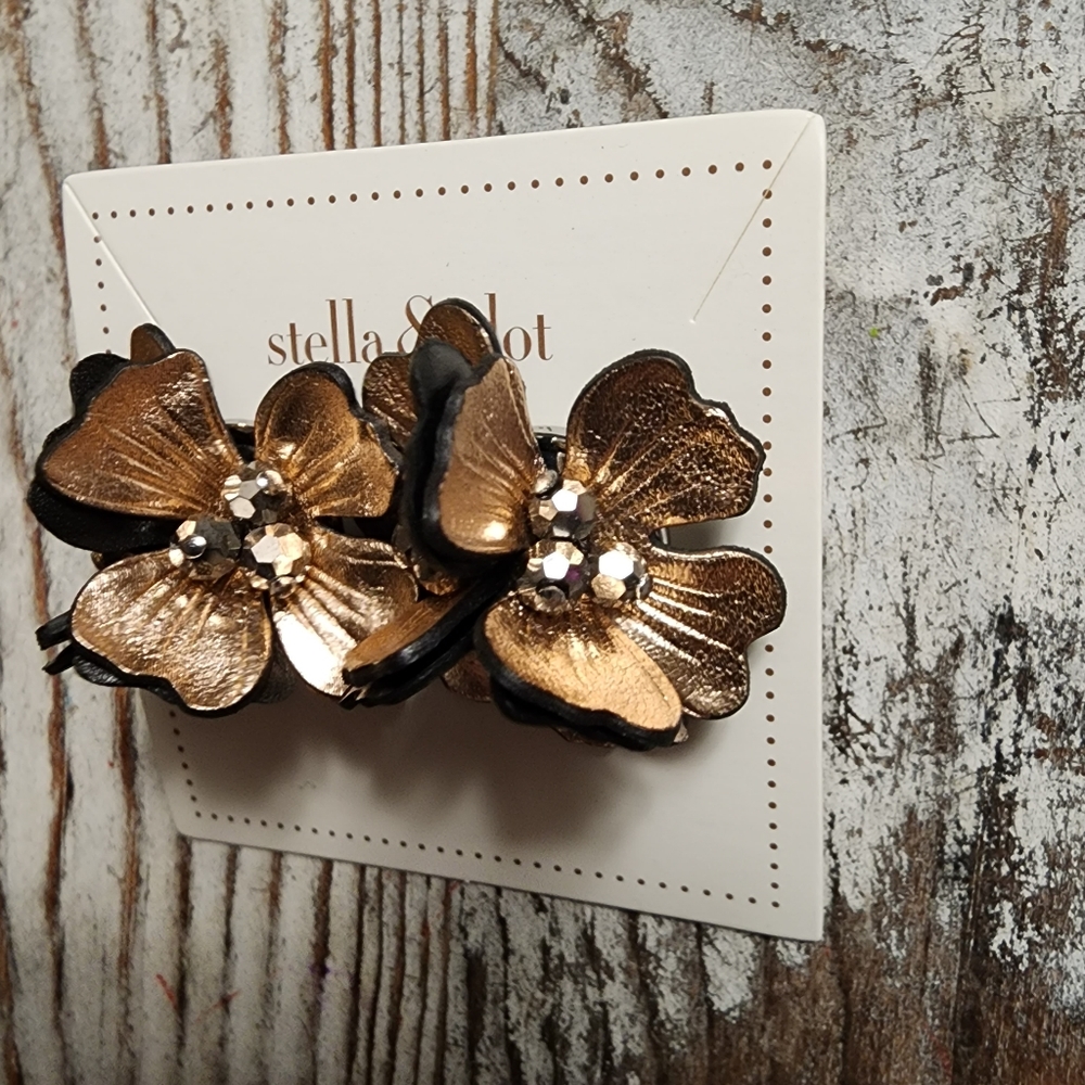 STELLA AND DOT Julianna Statement Studs